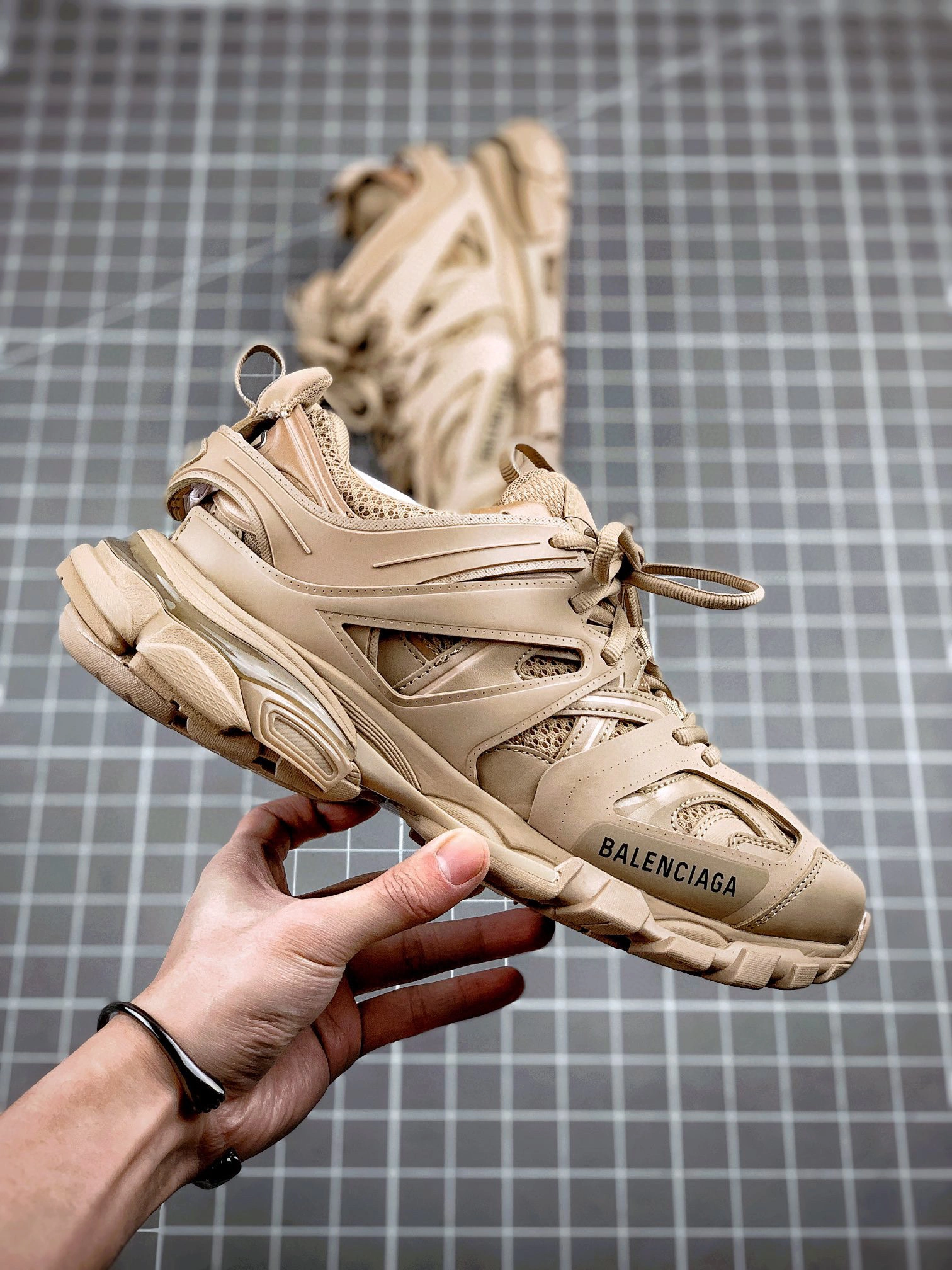 OOBB- Sneaker Tess 3.0 542436W3FE33339 item : B-X338C2121O